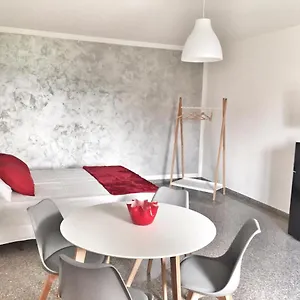  Casa vacanze Red Tower Venice - 2 Mins From Vce Airport- Free Wifi Italia